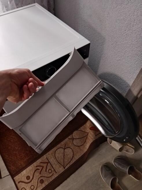 Suszarka HISENSE Seria 5i DH5I104BWAB z pompą ciepła