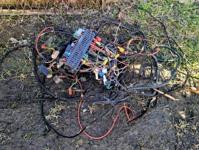 Części różne VW T4 1998 r szyby, instalacja,lampy, kierownica