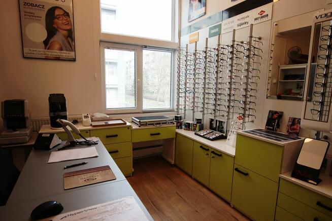 Sprzedam wyposażenie salonu optycznego