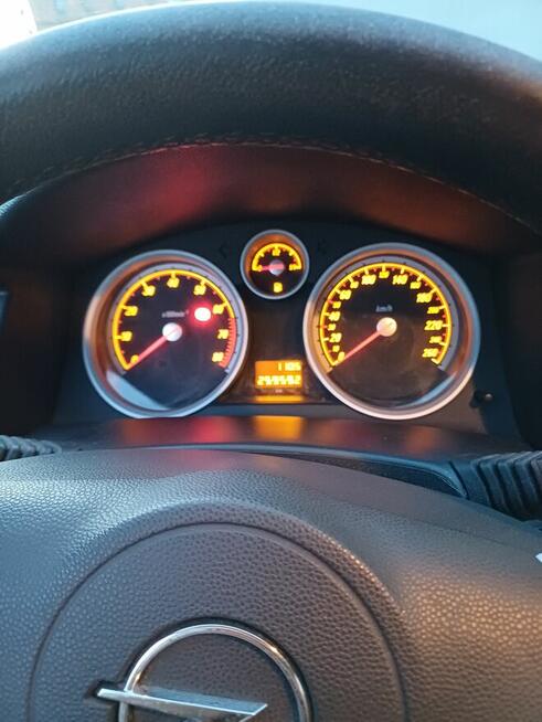 Opel Astra H 1.6 GTC 2006r