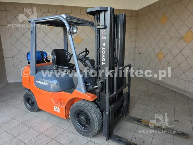 Wózek Widłowy TOYOTA 7FGF20 Triplex TOYOTA 7FG20 Linde