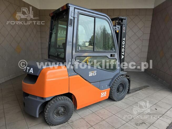 Wózek Widłowy TOYOTA 8FD20 Kabina , Wolny skok TOYOTA 8FDF20