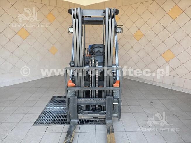 Wózek Widłowy TOYOTA 7FGF25 Triplex TOYOTA 7FG25 Linde