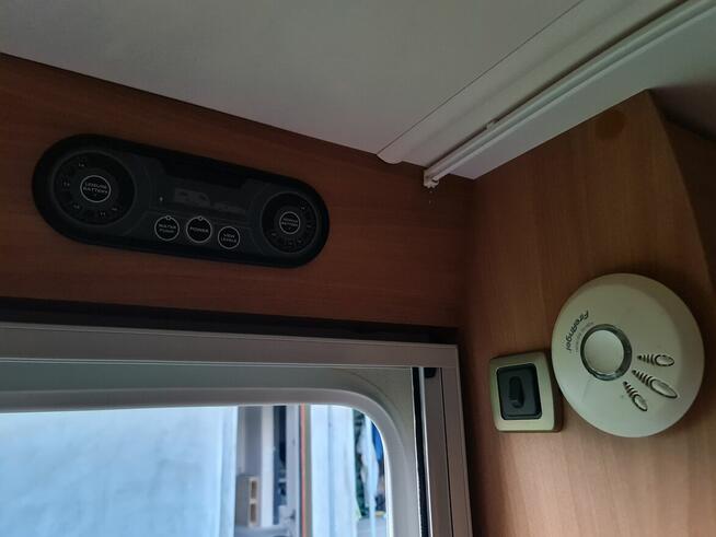 Przyczepa kempingowa Swift Charisma 570 6-7 osobowa namiot