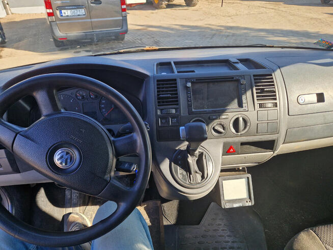 Volkswagen Transporter T5 2.5 TDI Long Brygadówka 6 osobowa