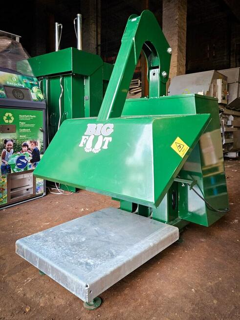 Zgniatarka kompaktor do pojemników na odpady PEL1100BC