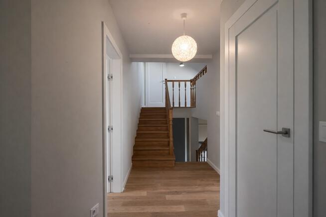 Segment 149 m² przy Kampinosie Do Wejścia | 7 pokoi | garaż