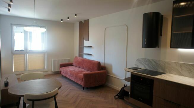 2 pokoje z halą garażową i Internetem w cenie