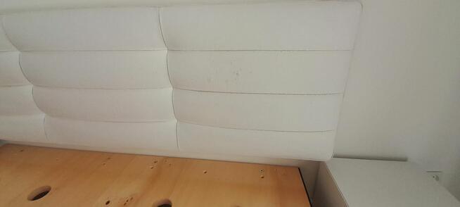 Łóżko przyscienne z połkami i szufladami. Odbior wlasny