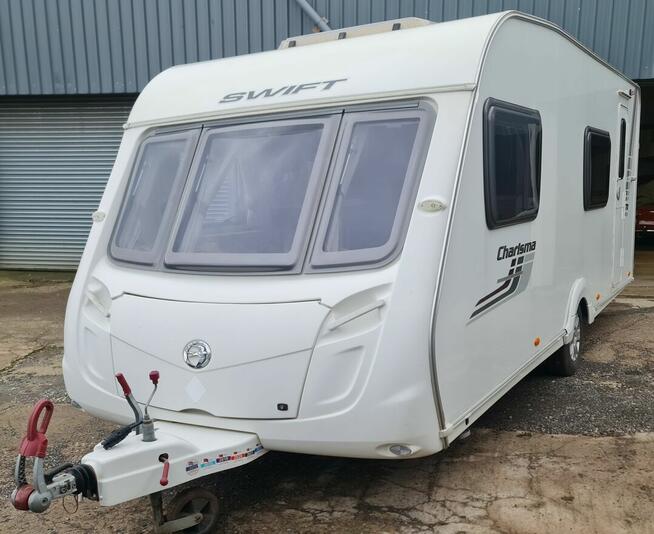 Przyczepa kempingowa Swift Charisma 570 6-7 osobowa namiot