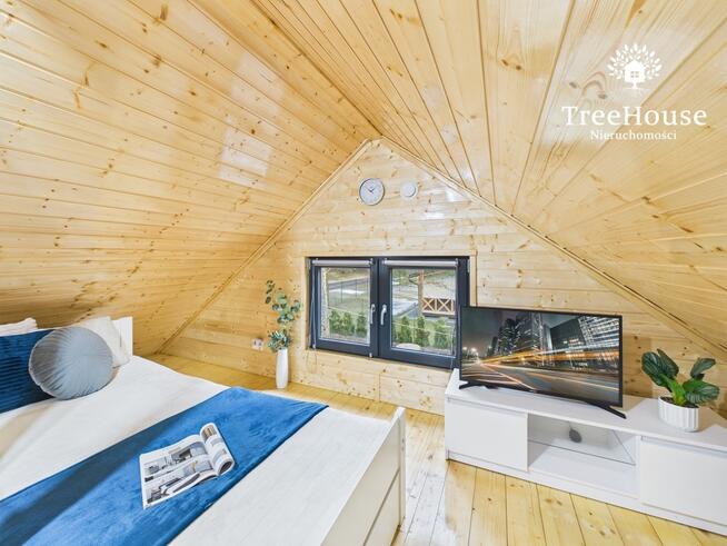 Dom rekreacyjny nad jeziorem w cichej okolicy