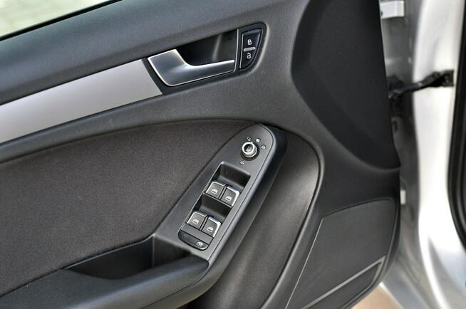 Audi A4 2.0TDI Lift Klimatronik Navi Alufelgi Parktronik