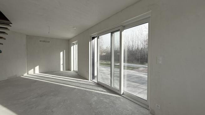 Dom premium z ogrodem i basenem.