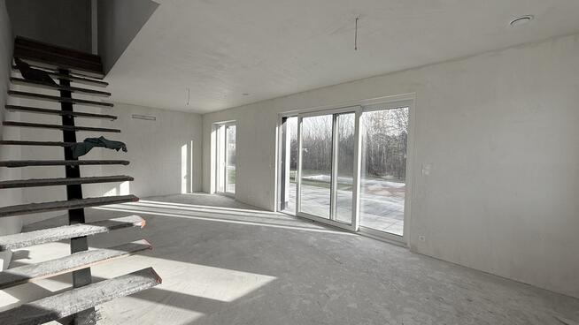 Dom premium z ogrodem i basenem.