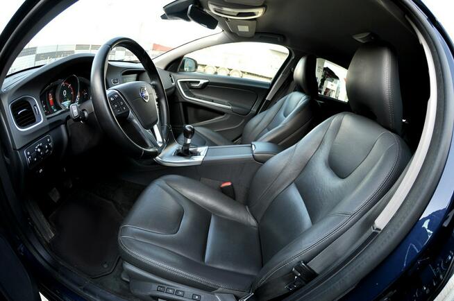 Volvo V60 LiFT 2,0D 5-Cilindrów Ledy Digital Skóra Navi Full Opcja