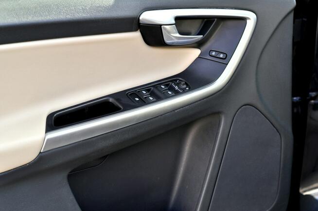 Volvo XC 60 R-Desing Xenon Skóra Grzana Navi Kamera Panorama El.Klapa Full Opcja