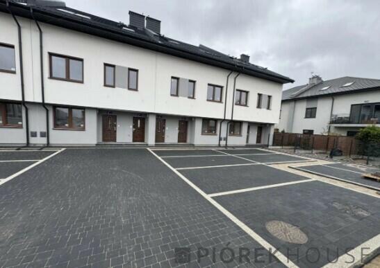 5-pokojowe mieszkanie w Markach