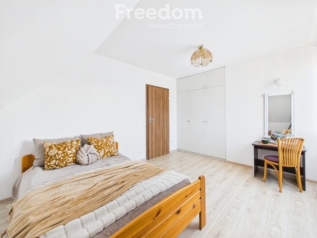 Dom z garażem w atrakcyjnej lokalizacji