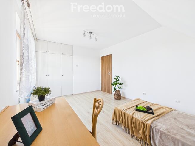 Dom z garażem w atrakcyjnej lokalizacji