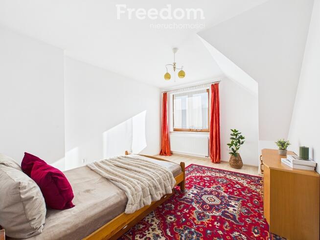 Dom z garażem w atrakcyjnej lokalizacji