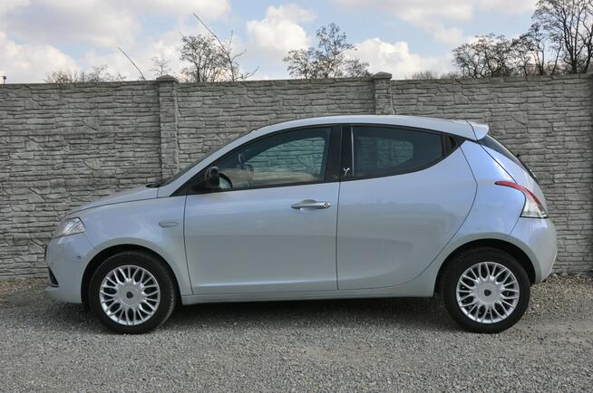 Lancia Ypsilon 1.2 70KM Full Opcja Szyberdach Skóra Czujniki 2x Alufelgi