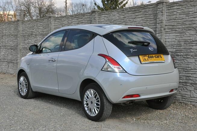 Lancia Ypsilon 1.2 70KM Full Opcja Szyberdach Skóra Czujniki 2x Alufelgi