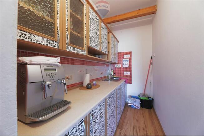 Budynek usługowo-mieszkalny 760m2+garaż