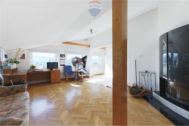 Budynek usługowo-mieszkalny 760m2+garaż