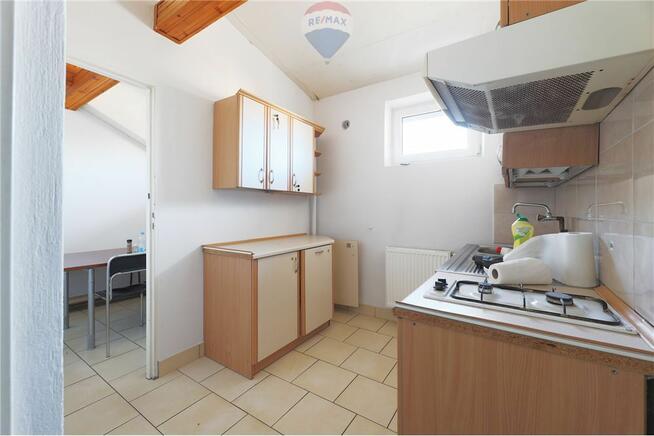 Budynek usługowo-mieszkalny 760m2+garaż