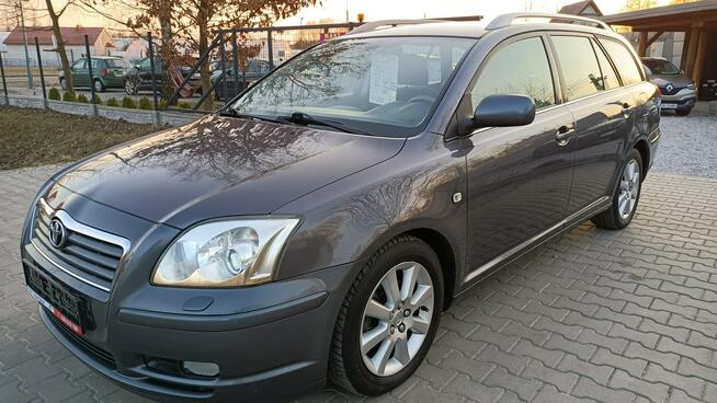 Toyota Avensis 1.8 Executive , Xenon , Navi , 8-kół ...