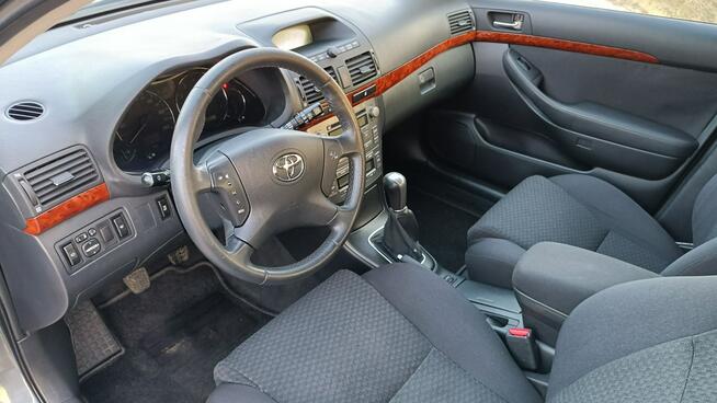 Toyota Avensis 1.8 Executive , Xenon , Navi , 8-kół ...