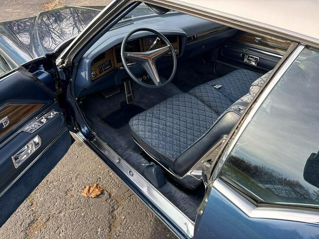BUICK RIVIERA 1973 – V8 455, AUTOMAT, GRANAT / BIAŁY VINYL