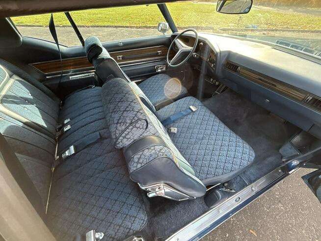 BUICK RIVIERA 1973 – V8 455, AUTOMAT, GRANAT / BIAŁY VINYL