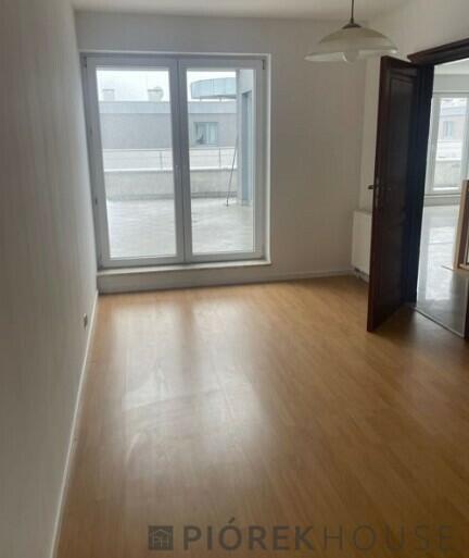 Dwupoziomowe mieszkanie z tarasem w Ząbkach