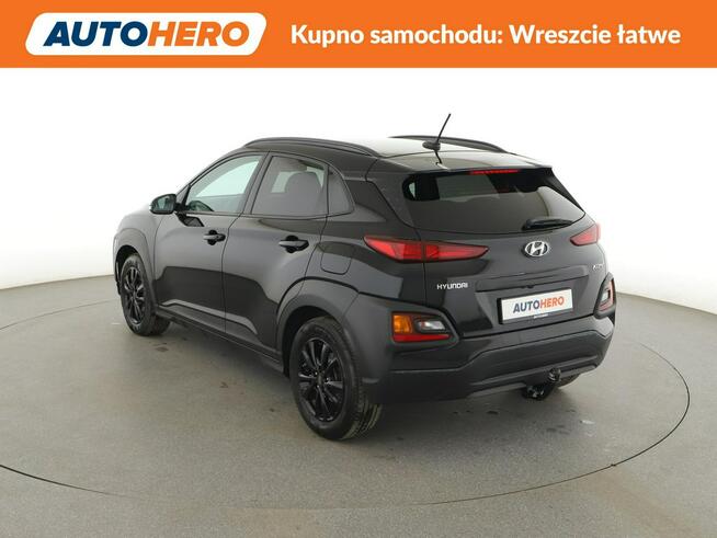 Hyundai Kona klimatyzacja grzane fotele kamera i czujniki parkowania