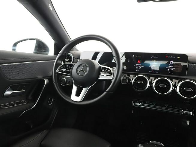 Mercedes CLA 200 automat full LED półskóra klima auto navi kamera i czujniki parkowania