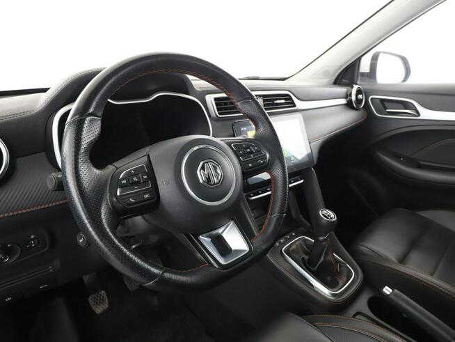 MG ZS virtual cocpit navi klima auto grzane fotele kamera i czujniki park