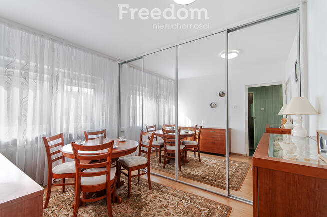 Na sprzedaż słoneczne 3 pokojowe mieszkanie.