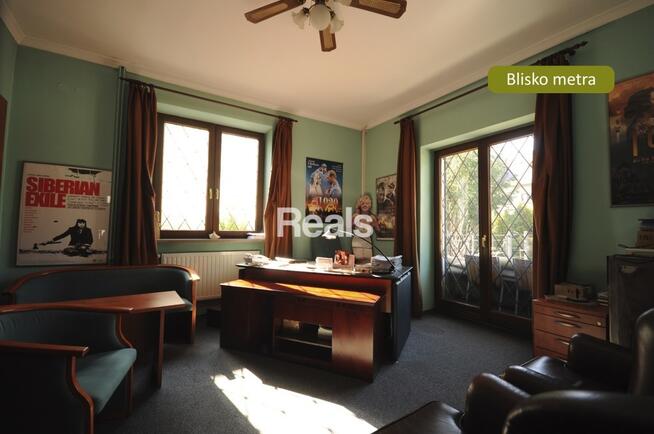 Blisko st. metra Wilanowska