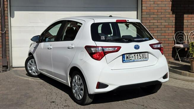 Toyota Yaris Hybrid 100 KM , Premium E-Cvt, Nawigacja,Salon PL,I WŁ,Serwis ASO,