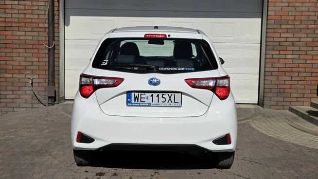 Toyota Yaris Hybrid 100 KM , Premium E-Cvt, Nawigacja,Salon PL,I WŁ,Serwis ASO,
