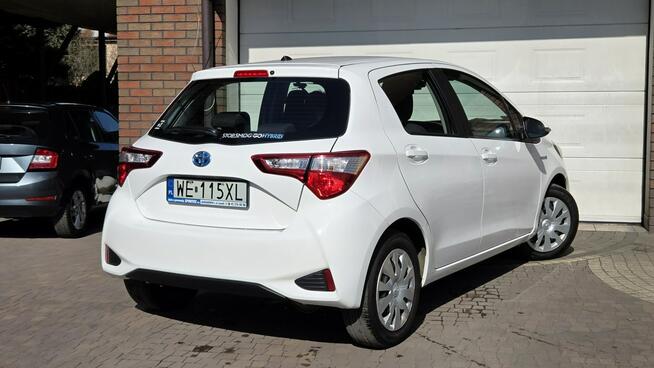 Toyota Yaris Hybrid 100 KM , Premium E-Cvt, Nawigacja,Salon PL,I WŁ,Serwis ASO,