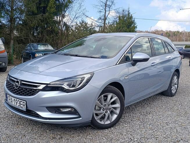 Astra Sports Tourer Bezwypadkowa , mały przebieg