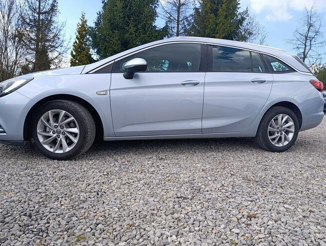 Astra Sports Tourer Bezwypadkowa , mały przebieg