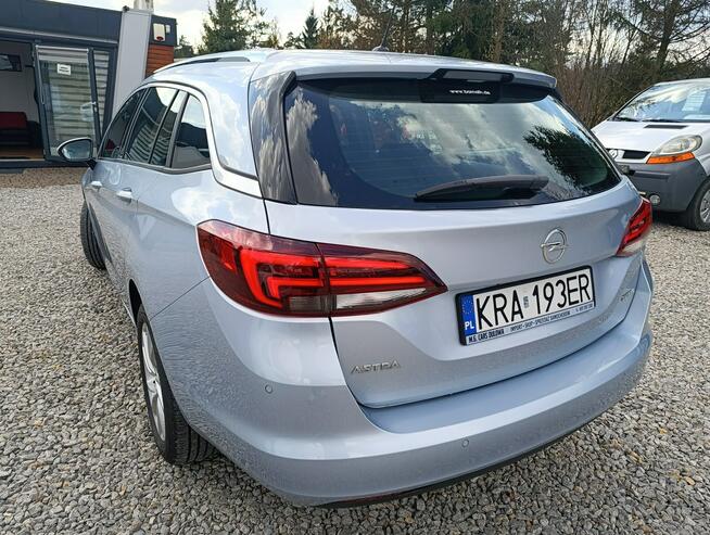 Astra Sports Tourer Bezwypadkowa , mały przebieg