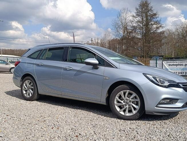 Astra Sports Tourer Bezwypadkowa , mały przebieg