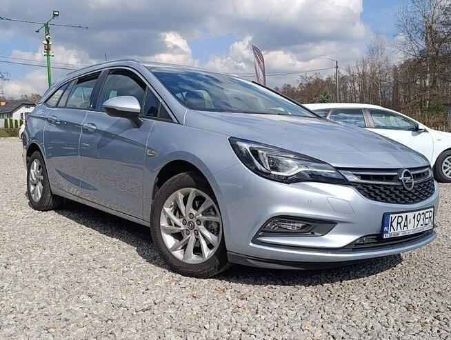 Astra Sports Tourer Bezwypadkowa , mały przebieg