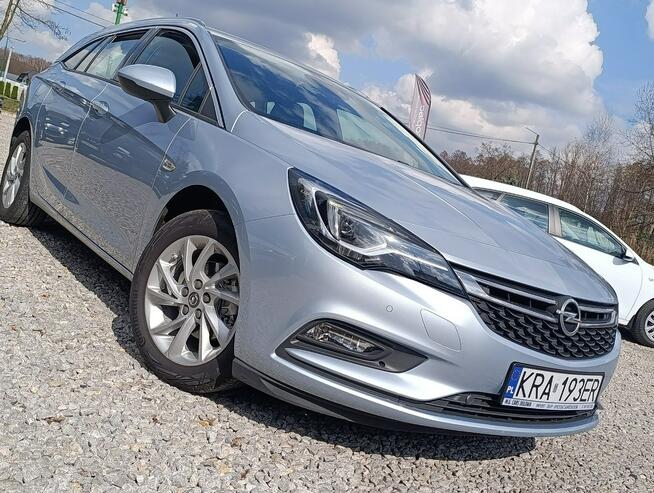 Astra Sports Tourer Bezwypadkowa , mały przebieg