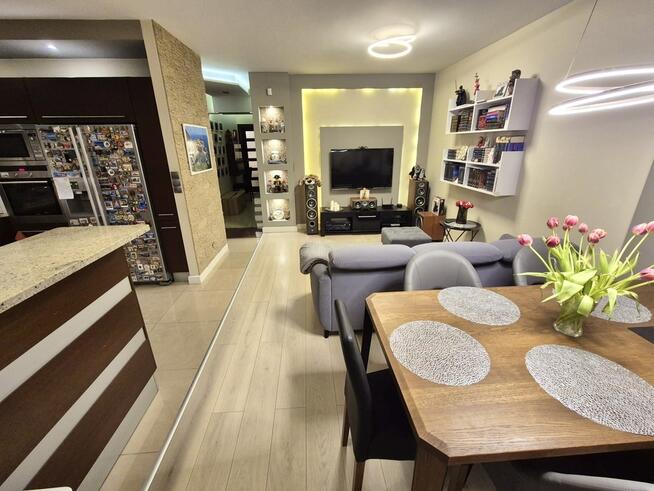 ŚLICZNE 74m2 W centrum, 2 Balkony Winda, parking