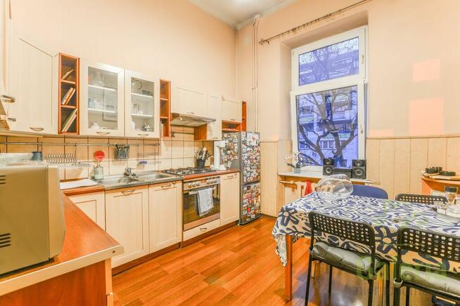 62m2 | 1 p. | Kamienica| 2 pokoje + osobna kuchnia